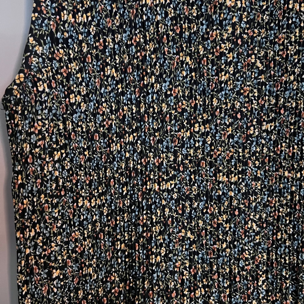 Sleeveless Floral Blouse
